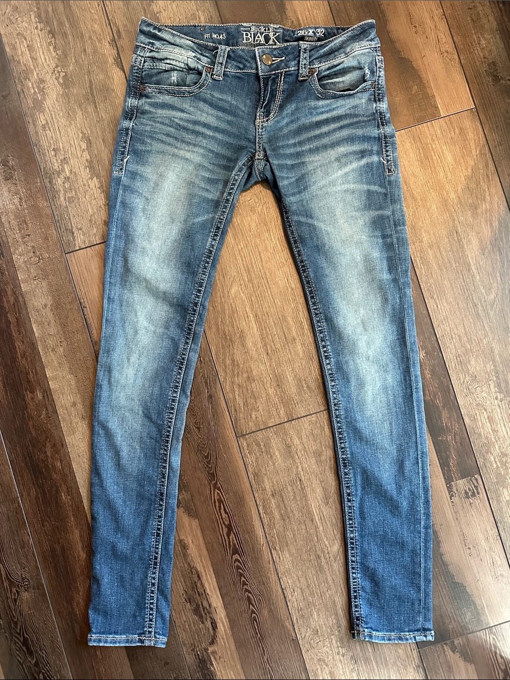 Buckle Women's Skinny Jeans in Light Blue Faded Wash 26x32